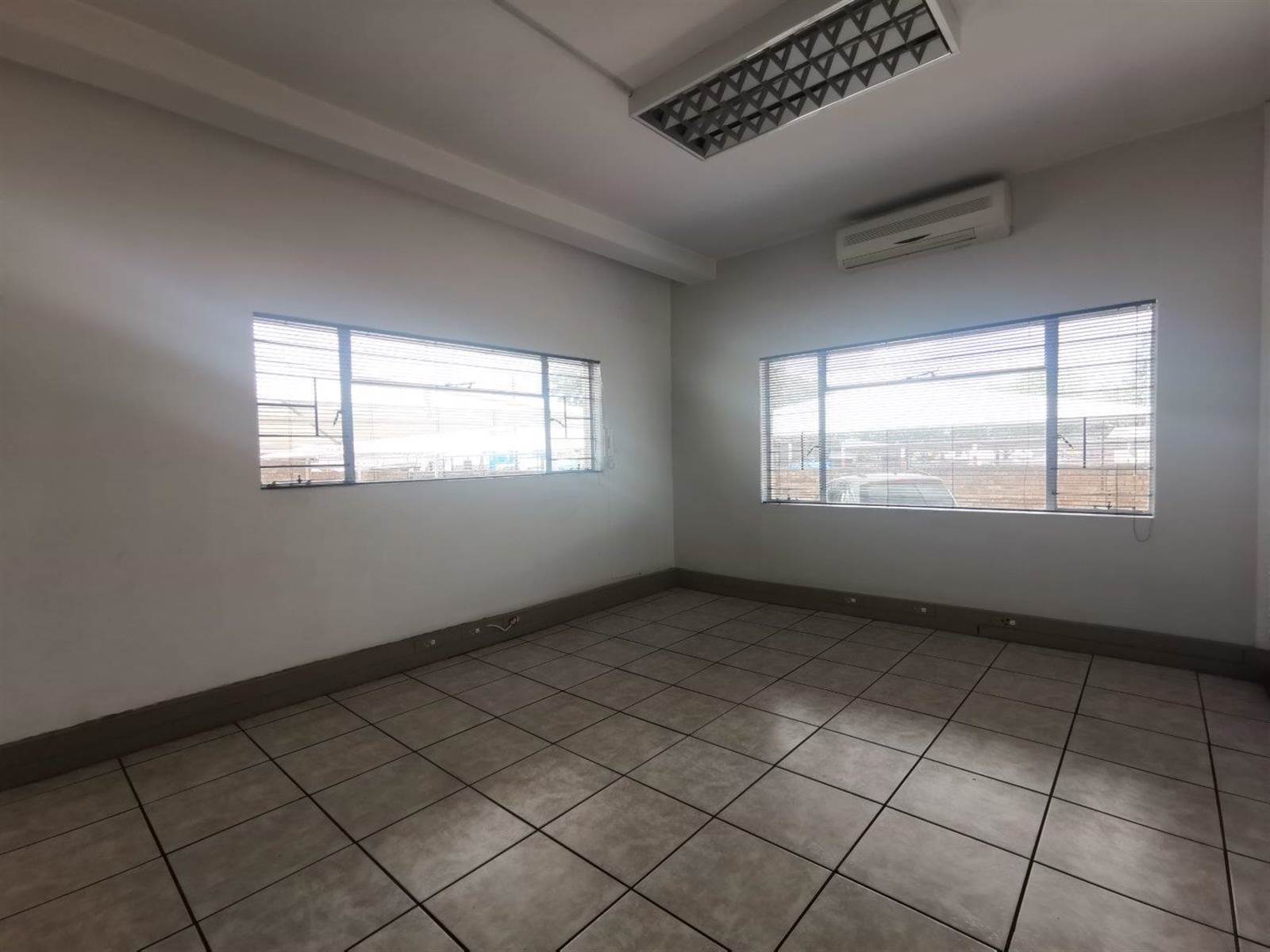 1067  m² Commercial space in Middelburg Central photo number 17