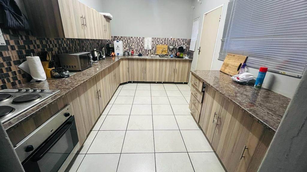 3 Bed Townhouse in Mokopane photo number 3