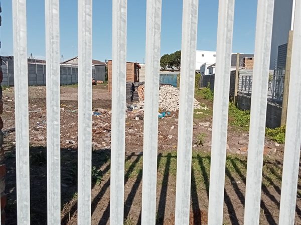 871 m² Land available in Grassy Park