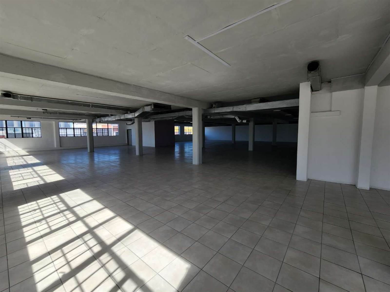 2400  m² Commercial space in Maitland photo number 27
