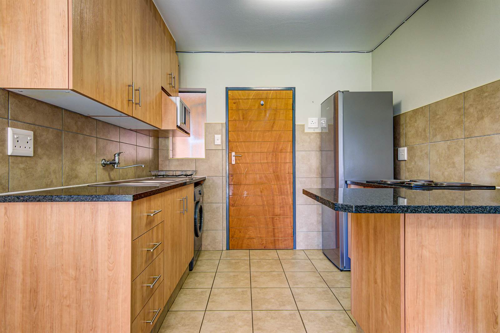 2 Bed Apartment in Glenvista photo number 5