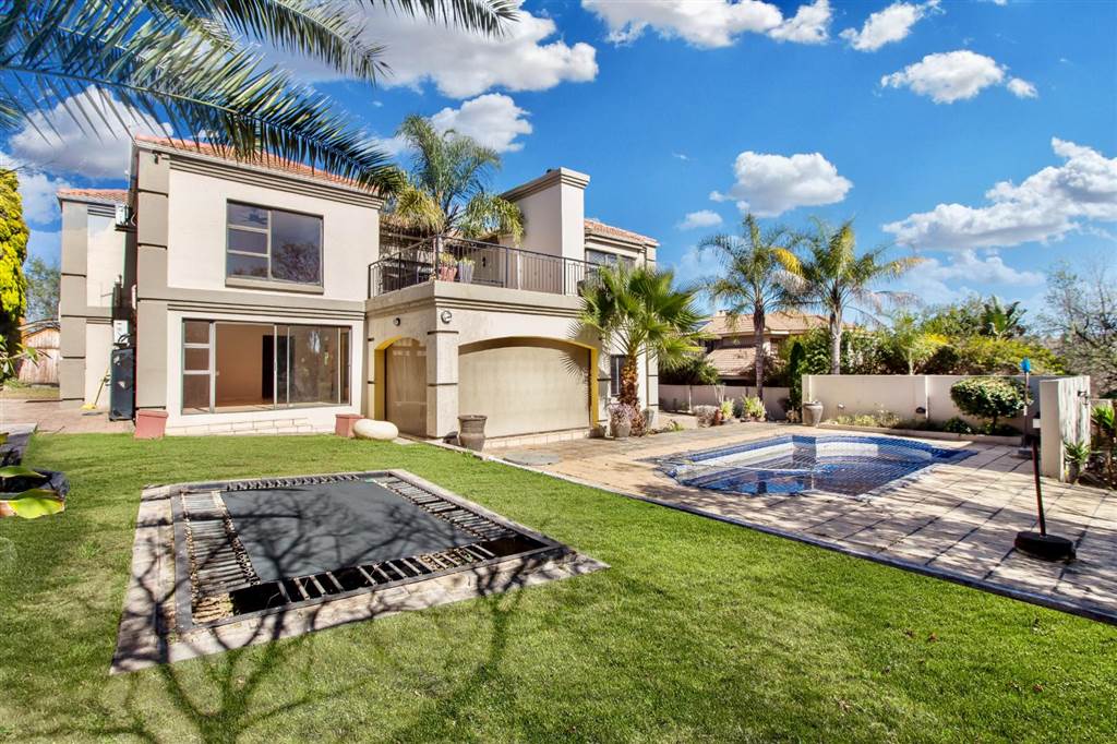 3 Bed House for sale in Blue Valley Golf Estate T4214888 Private