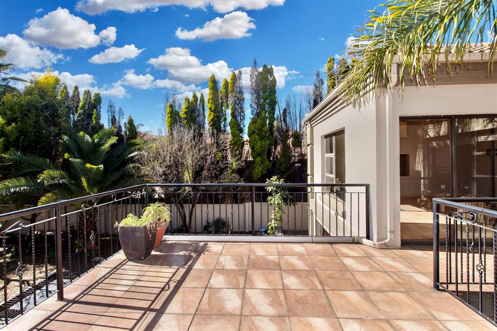 3 Bed House for sale in Blue Valley Golf Estate T4214888 Private