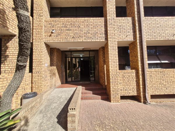 18  m² Commercial space in Witbank Central