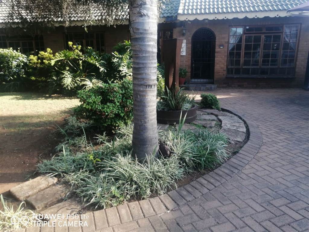 4 Bed House for sale in Krugersrus T4450798 Private Property