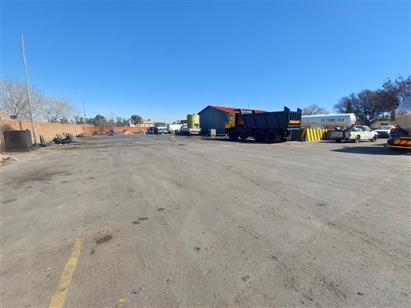 845  m² Industrial space in Rand Collieries