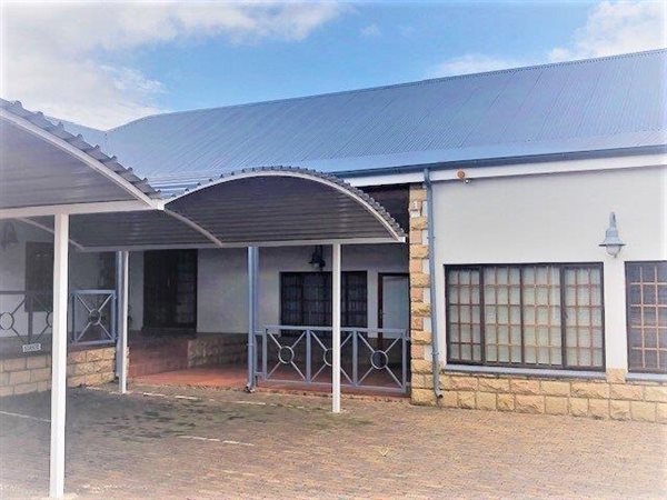 1  m² Commercial space in Middelburg Central