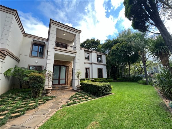 6 Bed House in Woodhill