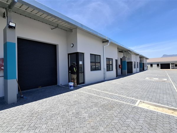 110  m² Industrial space