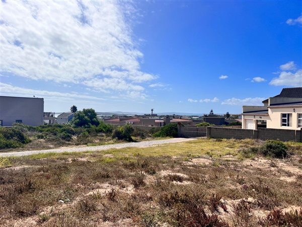 647 m² Land