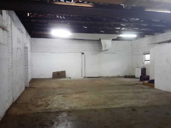Commercial space in Alton