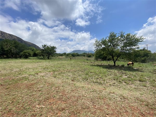 850 m² Land available in Melodie