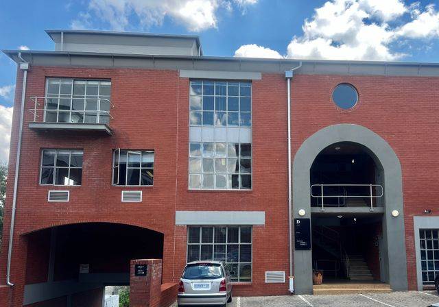 200  m² Commercial space in Parktown North photo number 3