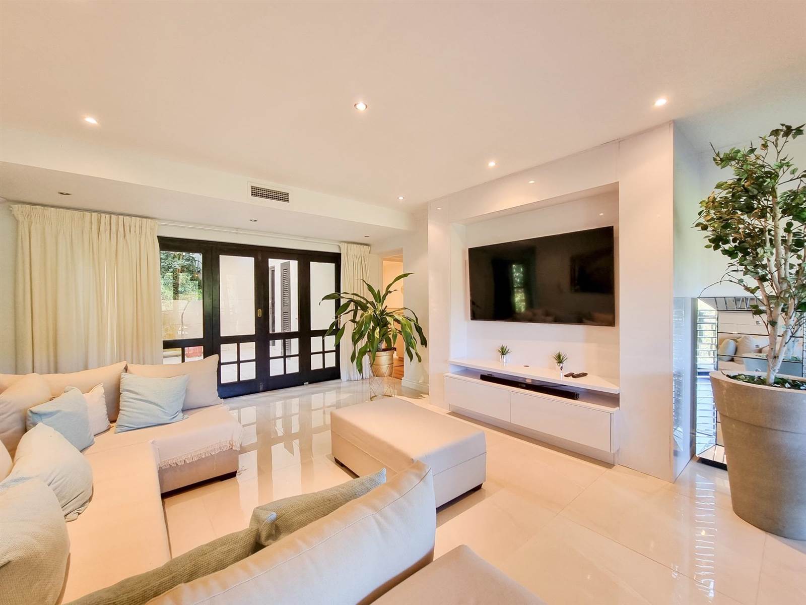 5 Bed House in Zimbali Estate photo number 8