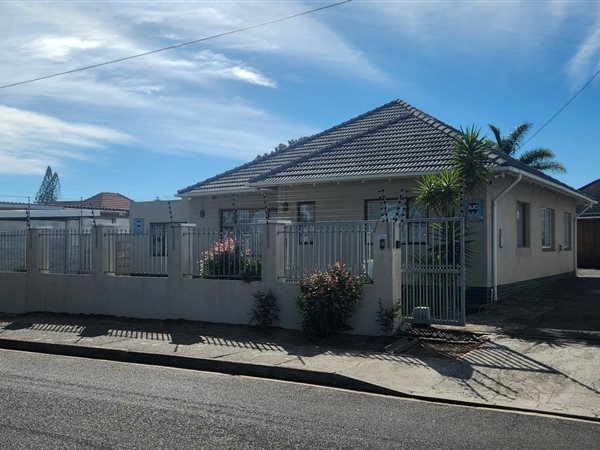 3 Bed House in Chrismar