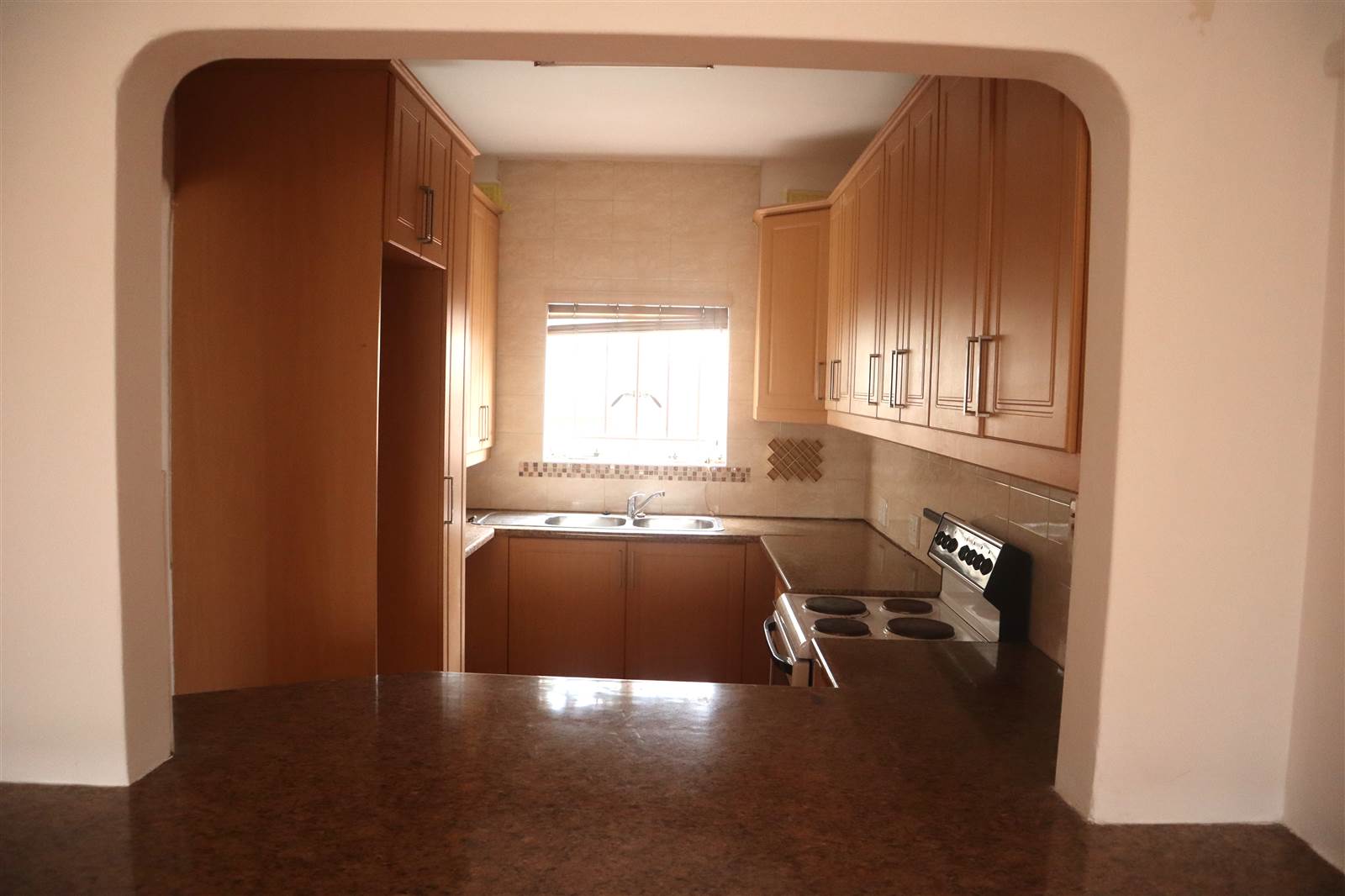 1 Bed Flat in Essenwood photo number 6