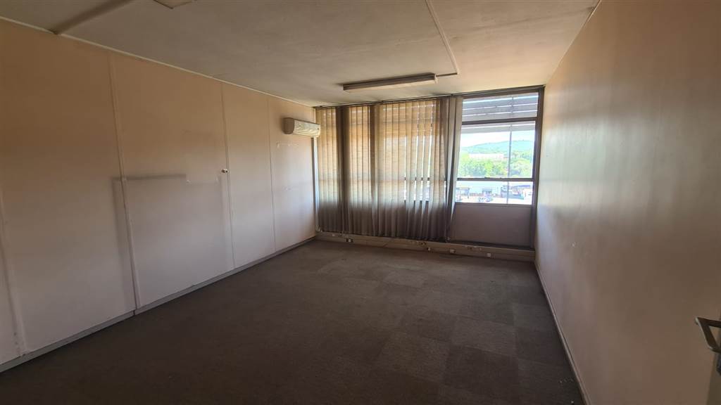 394  m² Commercial space in Pretoria Central photo number 6