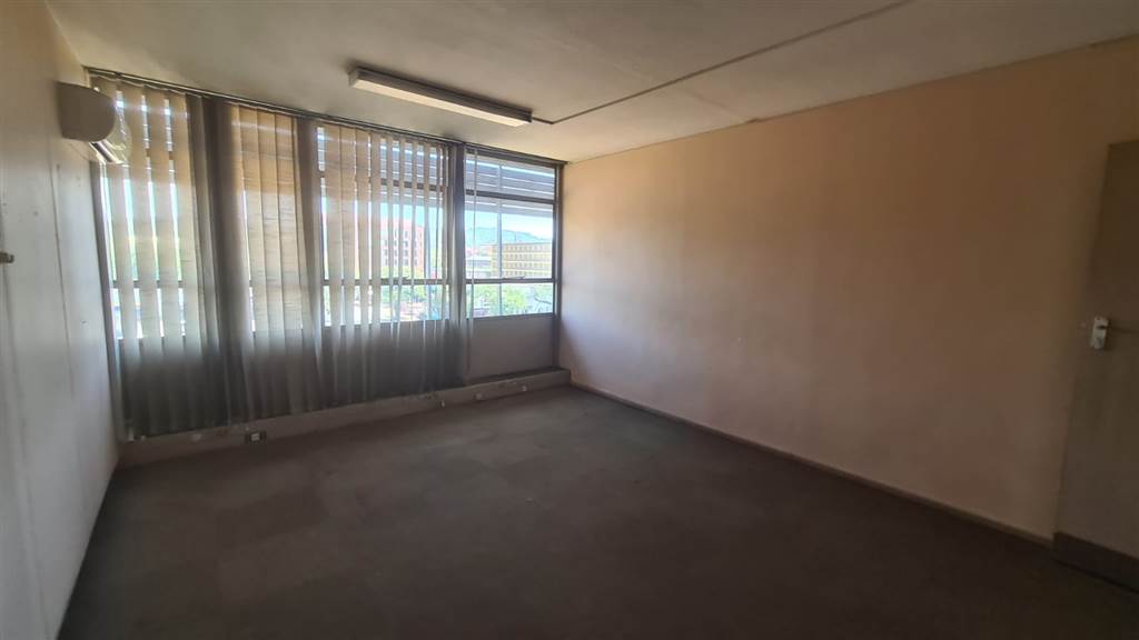 394  m² Commercial space in Pretoria Central photo number 7
