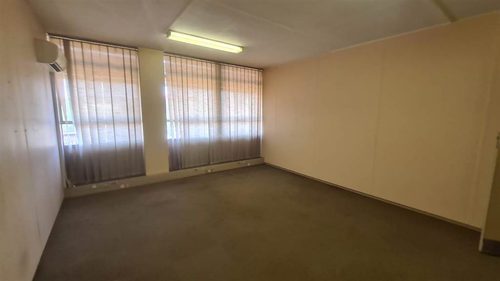 394  m² Commercial space in Pretoria Central photo number 8
