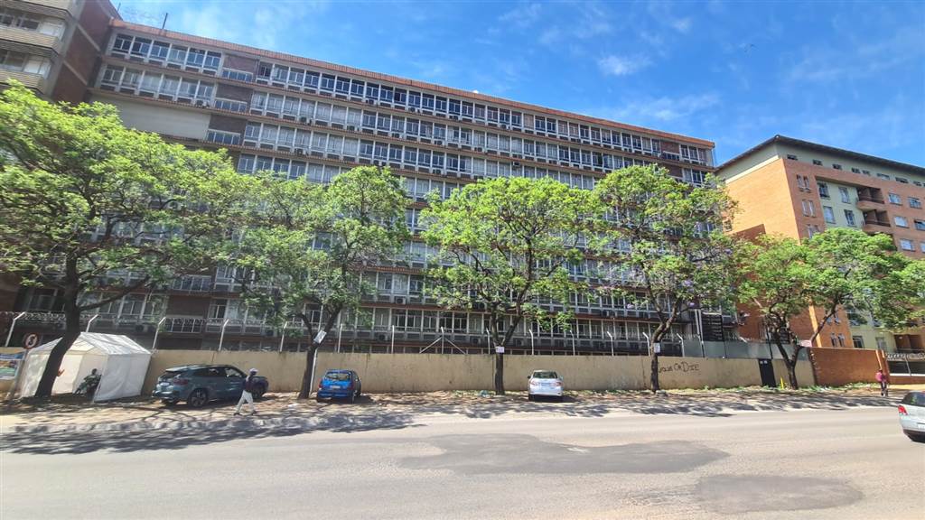394  m² Commercial space in Pretoria Central photo number 1