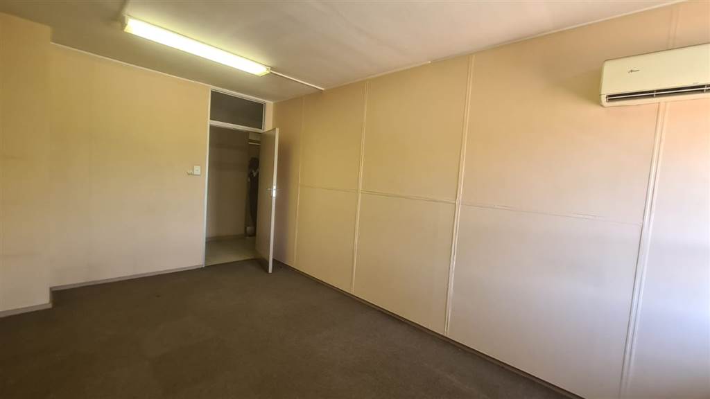394  m² Commercial space in Pretoria Central photo number 5