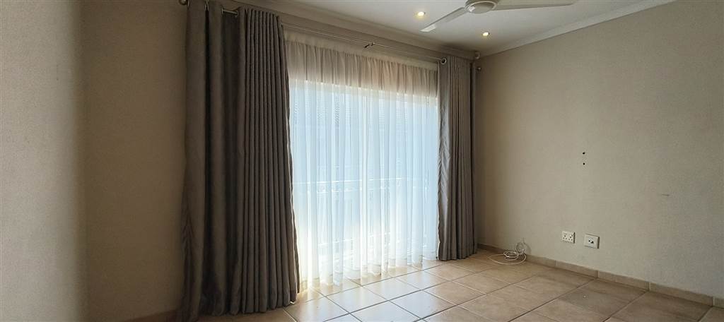 2 Bed Apartment in Nelspruit Central photo number 8