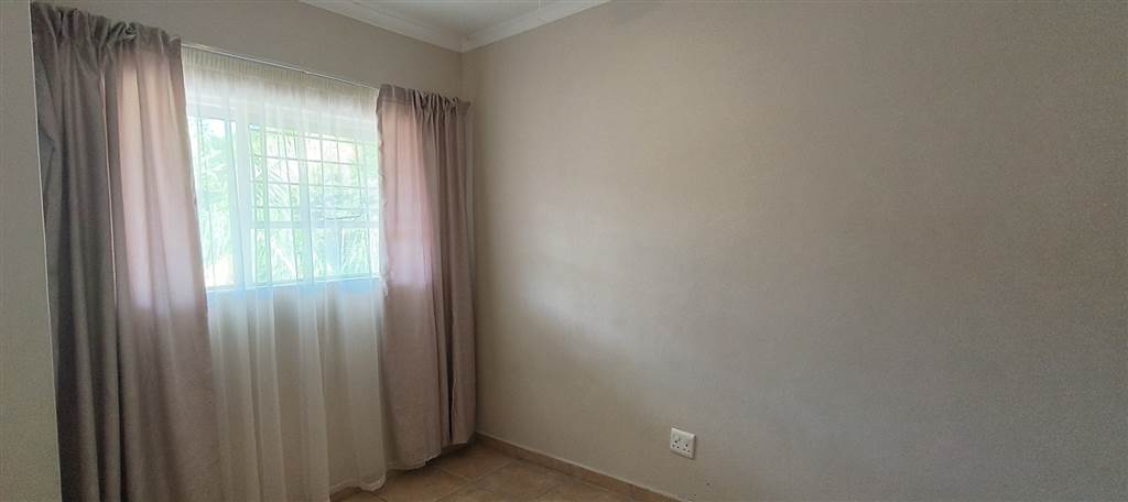 2 Bed Apartment in Nelspruit Central photo number 14
