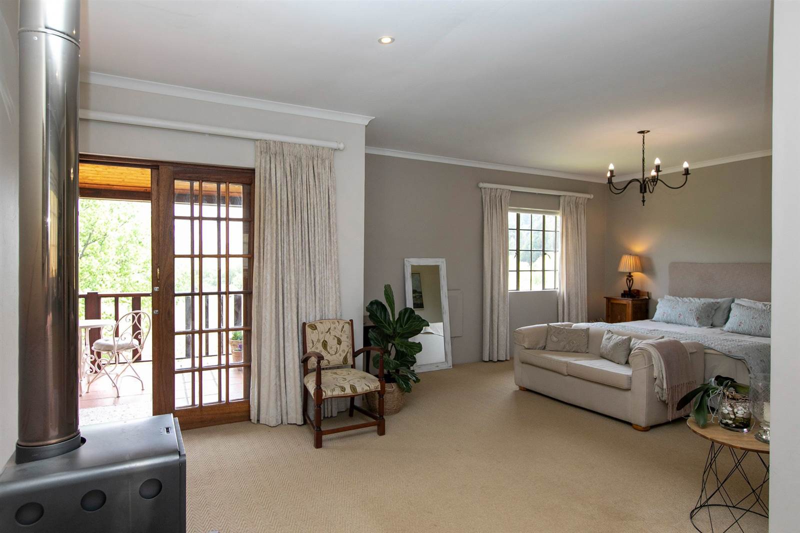 6 Bed House in Underberg photo number 15
