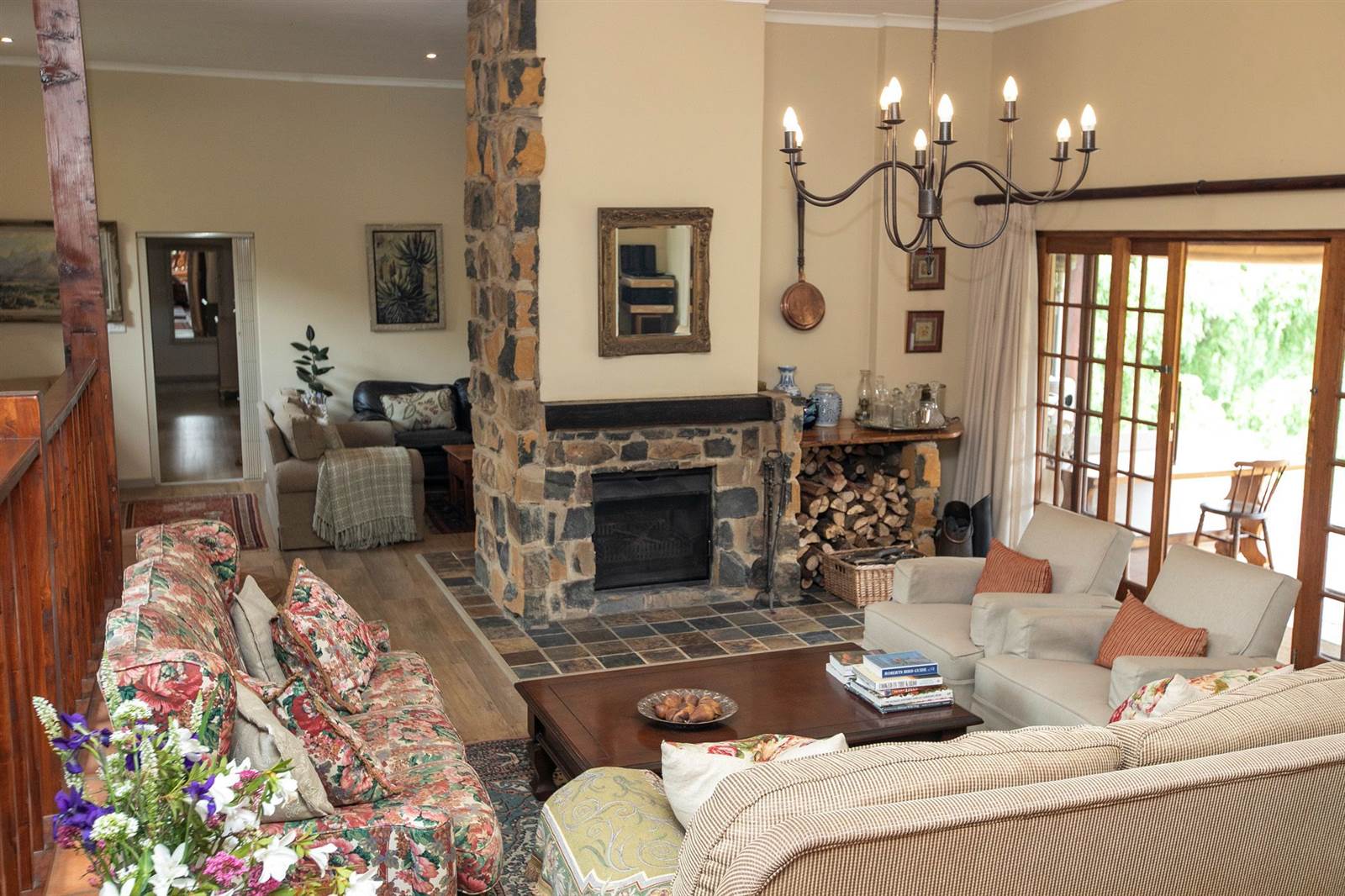 6 Bed House in Underberg photo number 9