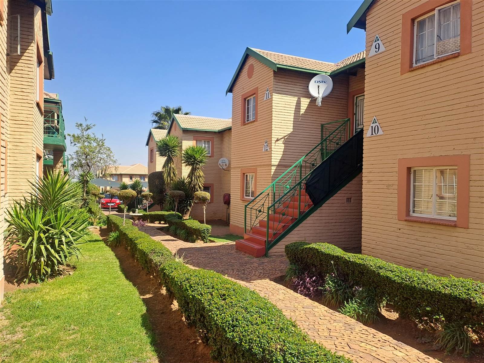 2 Bed Townhouse in Alberton photo number 2