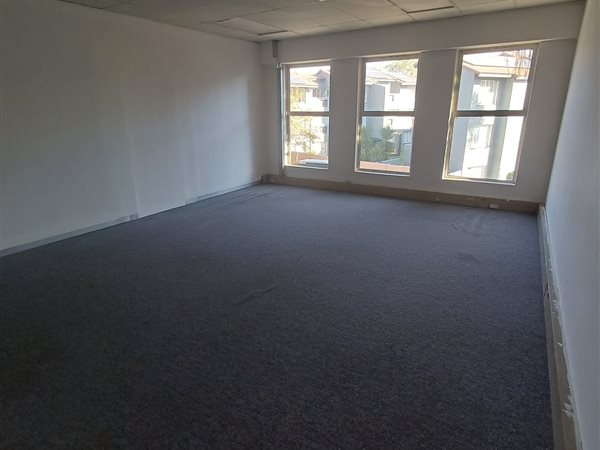 35.4000015258789  m² Commercial space