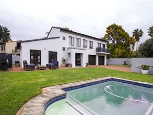 3 Bed House in Silver Lakes Golf Estate