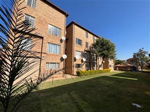 2 Bed Flat in Hazeldean (Silverlakes Surroundings)