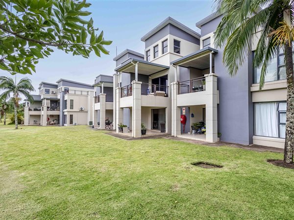2 Bed Apartment in Palm Lakes Estate