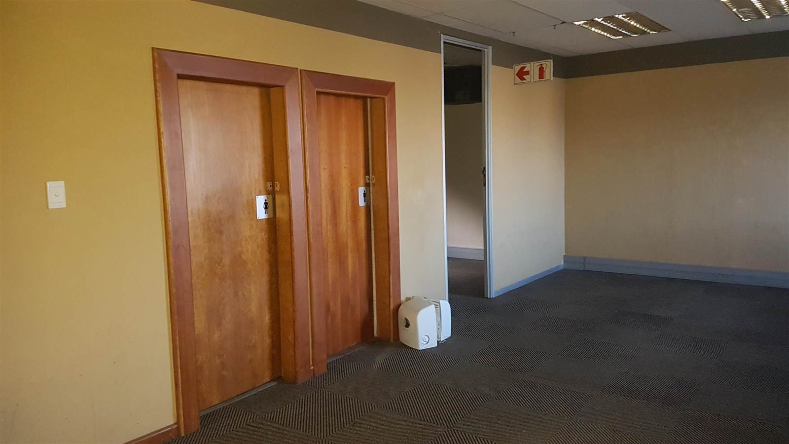 114  m² Commercial space in Bellville Central photo number 6