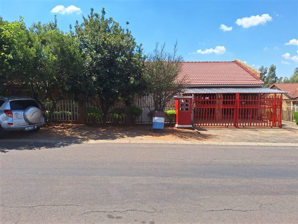 3 Bedroom House 3 Bedroom House