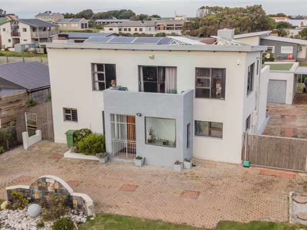 4 Bedroom House 4 Bedroom House