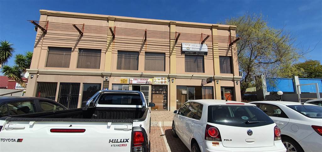 633  m² Office Space in Rustenburg Central photo number 1