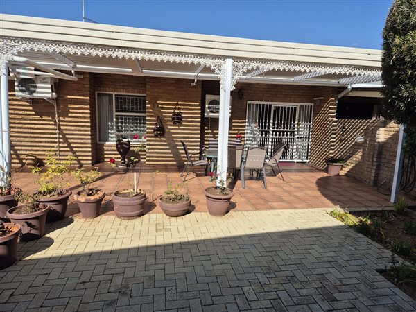 2 Bedroom House 2 Bedroom House