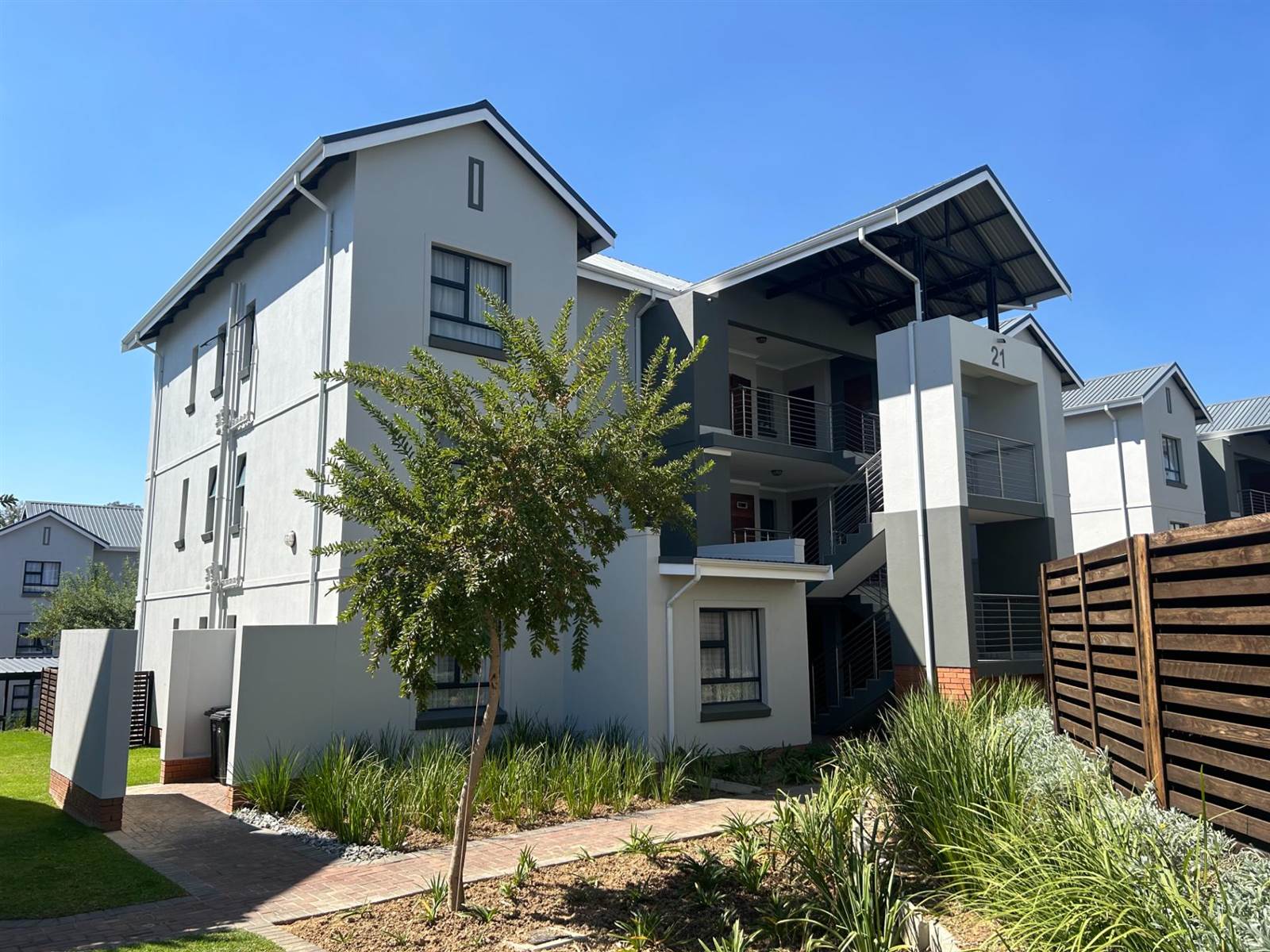 3 Bed Townhouse in Modderfontein photo number 1