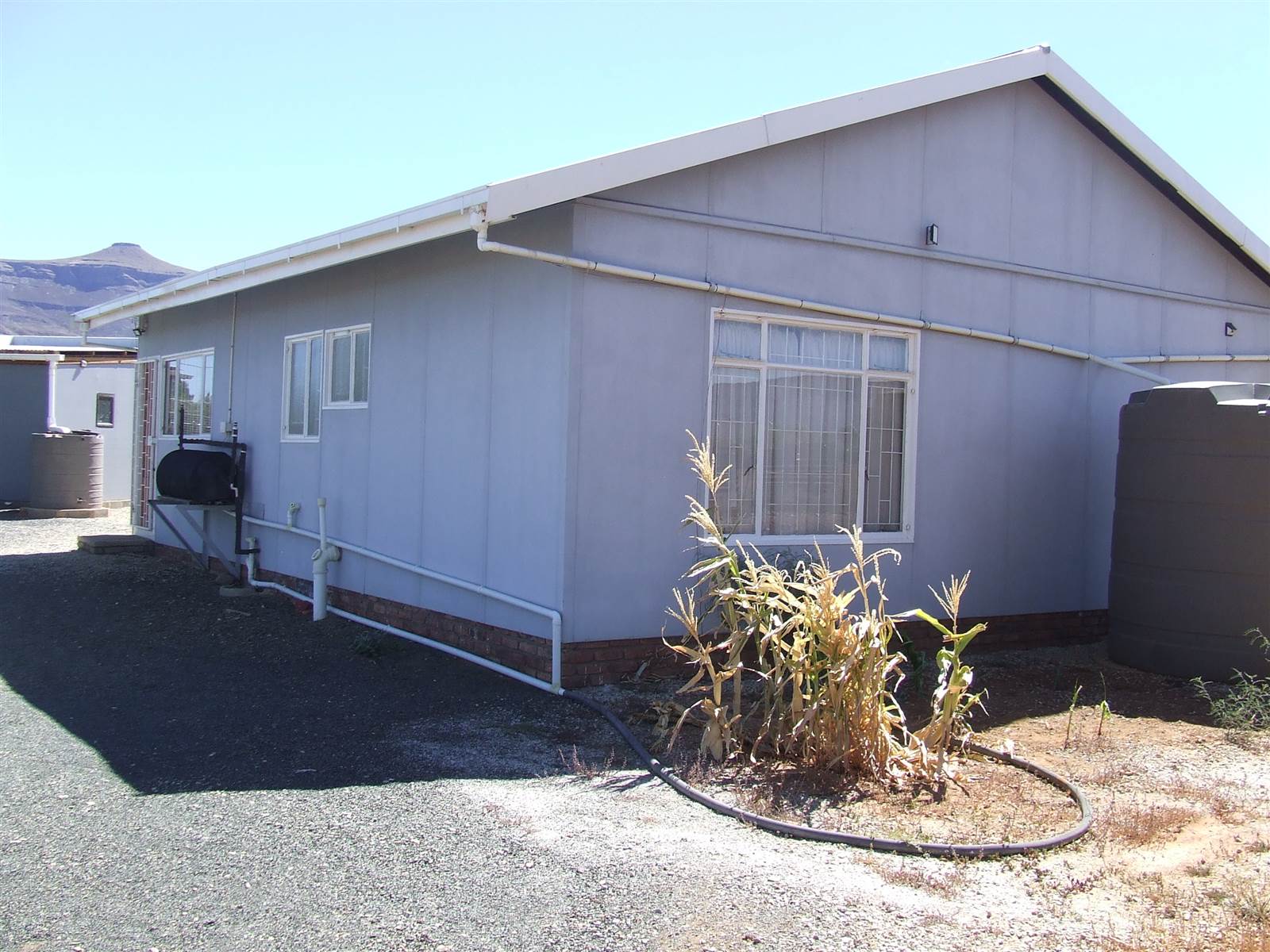 2 Bed House in Calvinia photo number 6