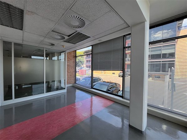 620  m² Commercial space