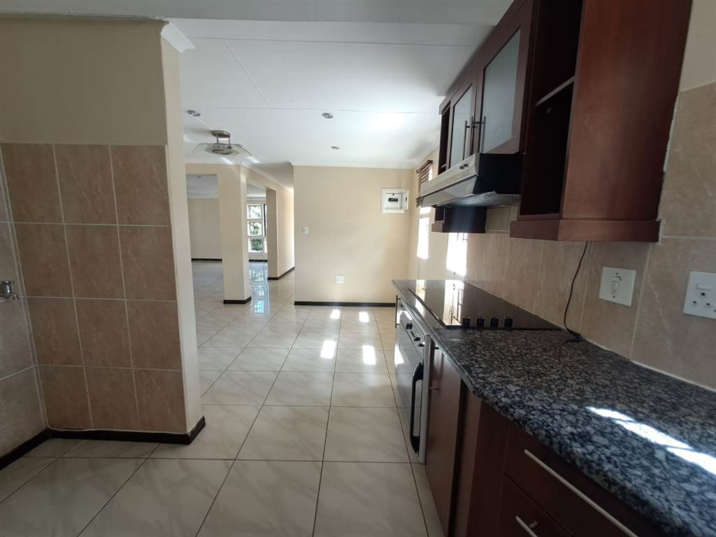 3 Bed House in Serala View photo number 12