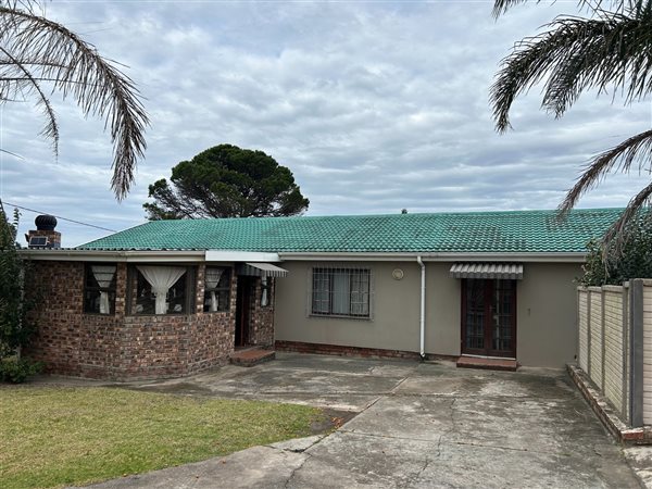 4 Bedroom House 4 Bedroom House