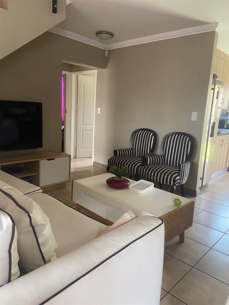 3 Bed Townhouse in Rooihuiskraal photo number 14