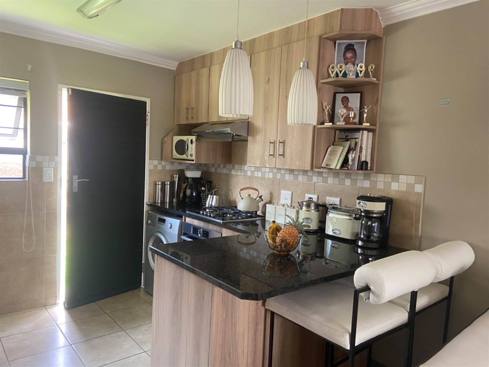 3 Bed Townhouse in Rooihuiskraal photo number 3