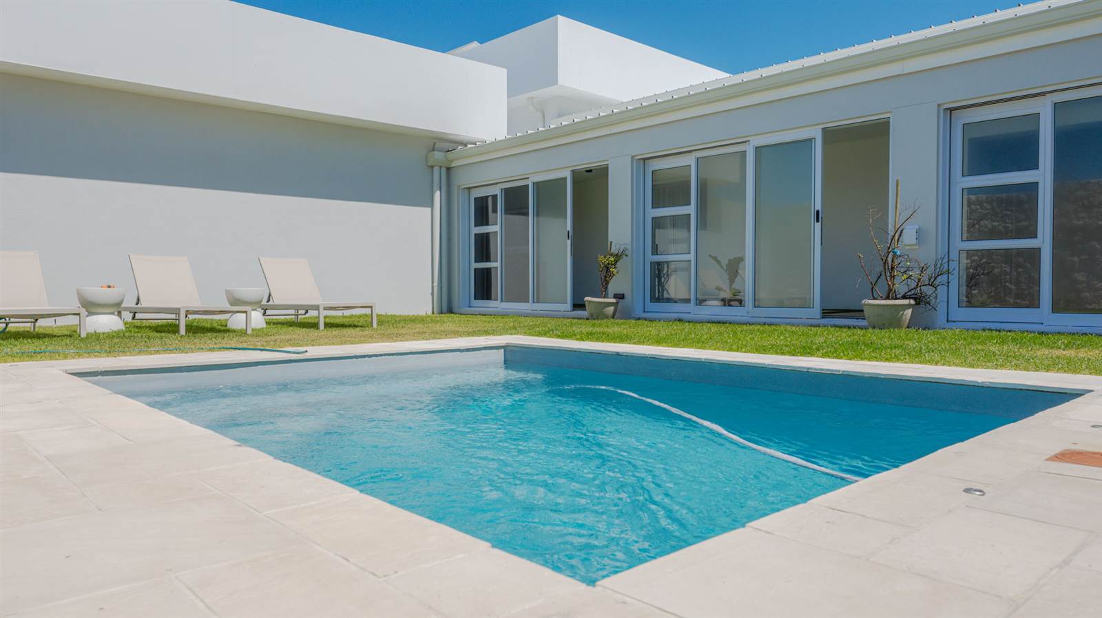 6 Bed House in Struisbaai photo number 27