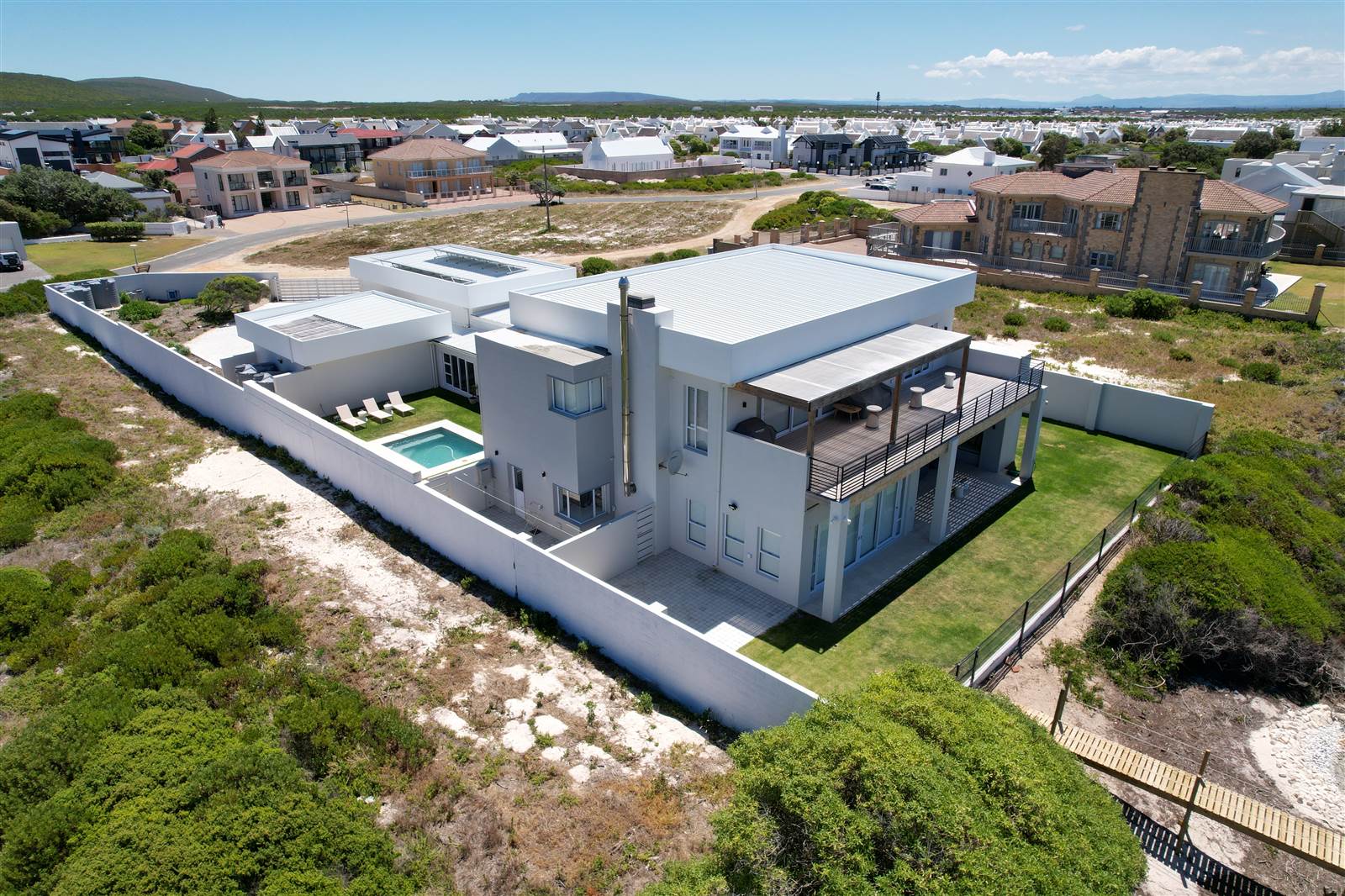 6 Bed House in Struisbaai photo number 7