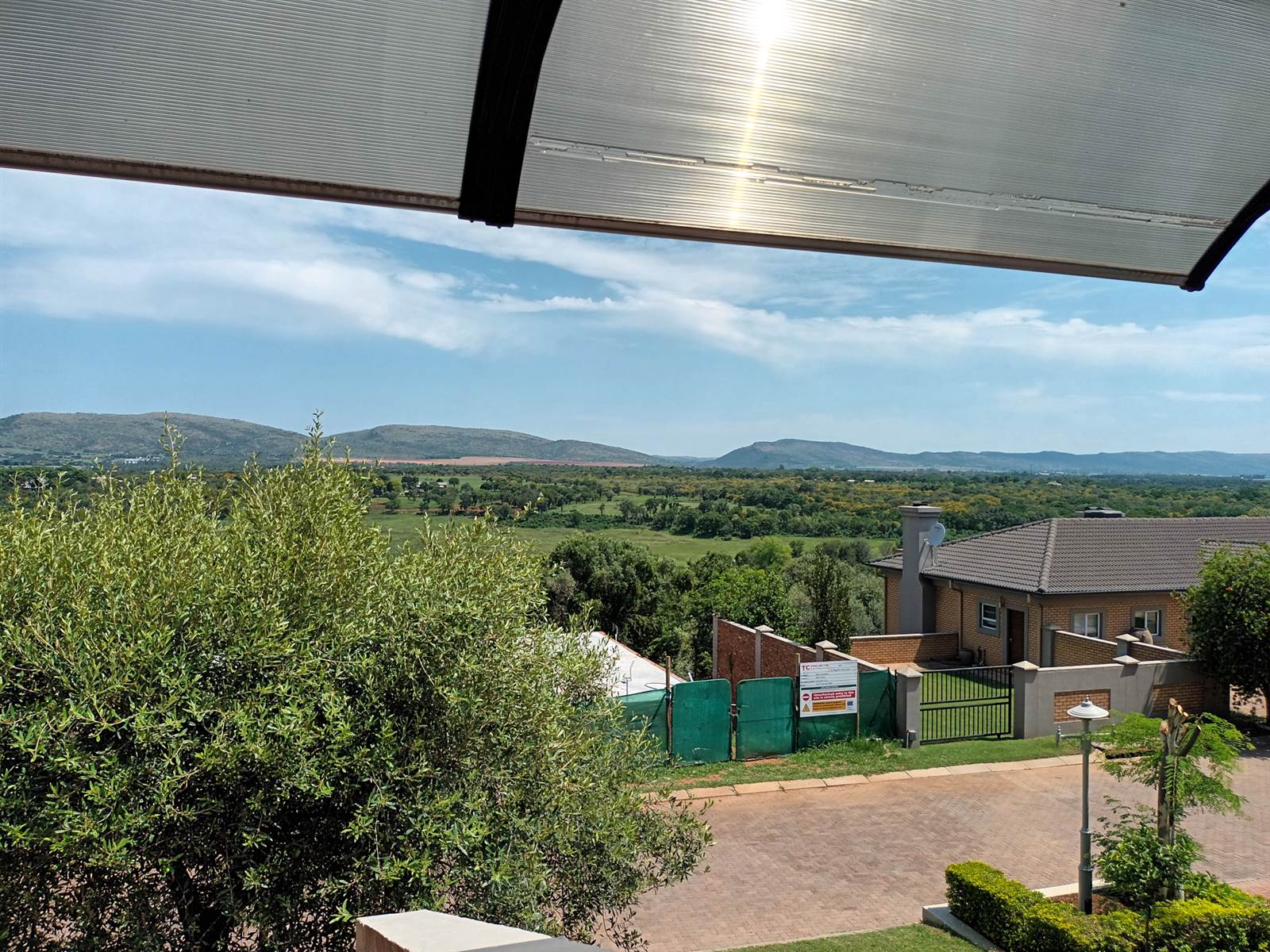 3 Bed House in Magalies Golf Estate photo number 9