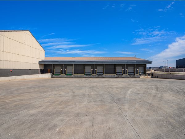 27 290 m² Industrial space 27 290 m² Industrial space